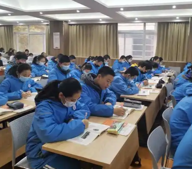 贯穿选用中职三年学习衔接本科阶段培育的贯穿式育人形式发动试点 贯穿选用中职三年学习衔接本科阶段培育的贯穿式育人形式发动试点