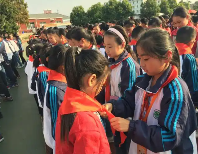 收心归位快速调整状况校园扎实展开秋季开学第一课教育活动 收心归位快速调整状况校园扎实展开秋季开学第一课教育活动